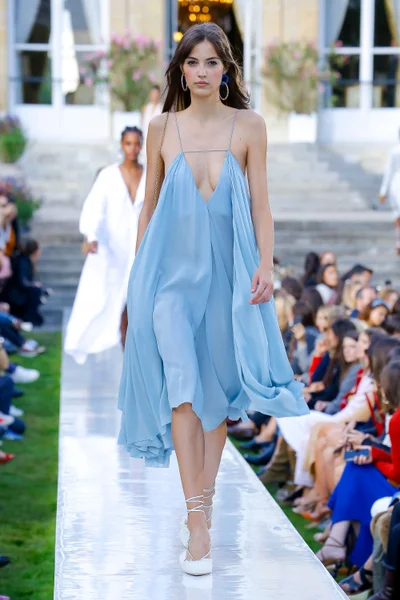 Look 30